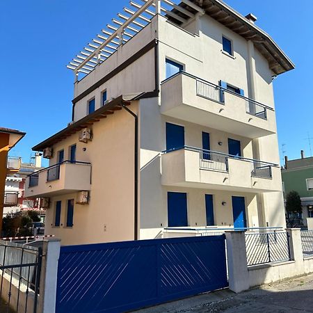 Residence Stefania Attici Su 2 Livelli - Agenzia Cocal Caorle Eksteriør bilde